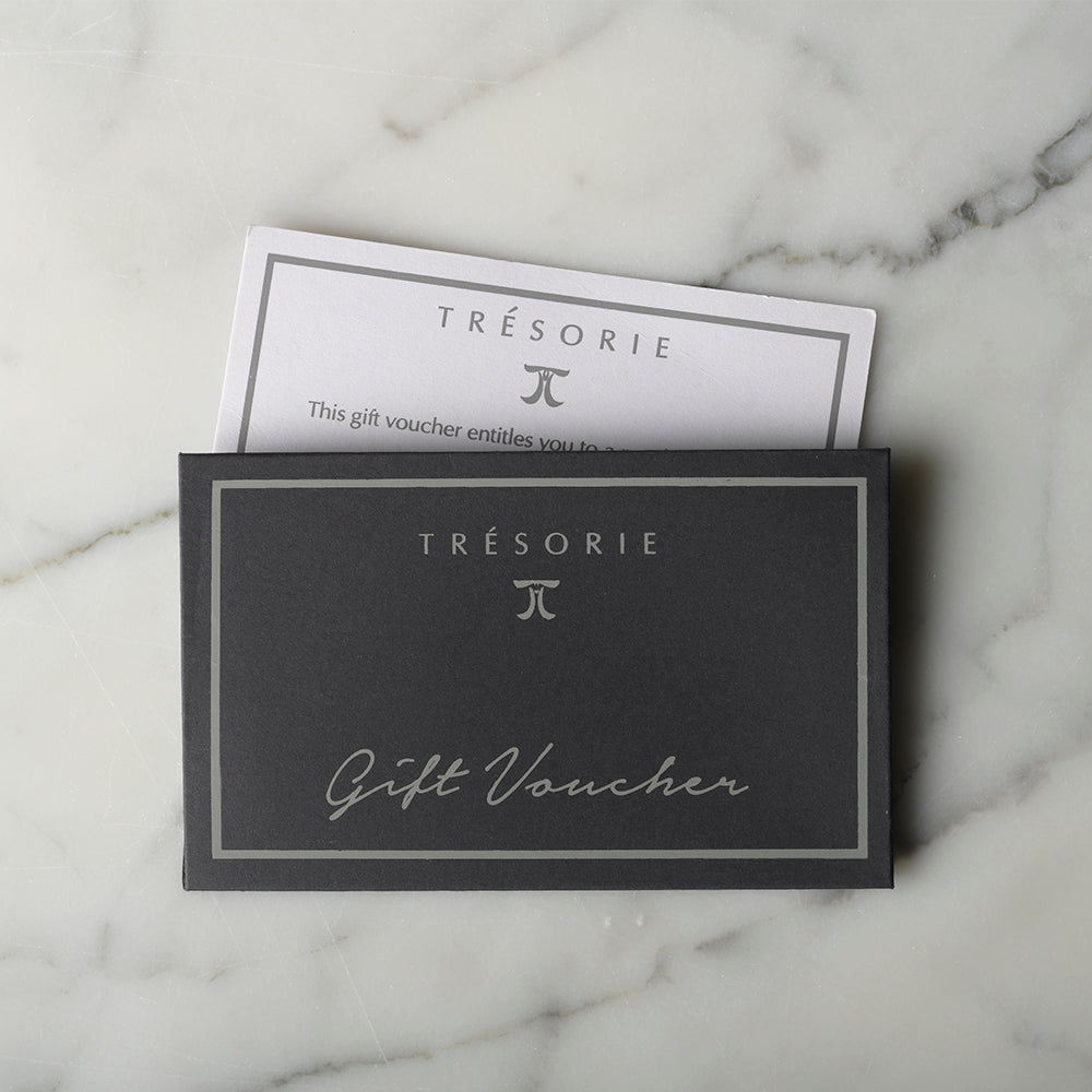Luxury dining plate collection by Tresorie.